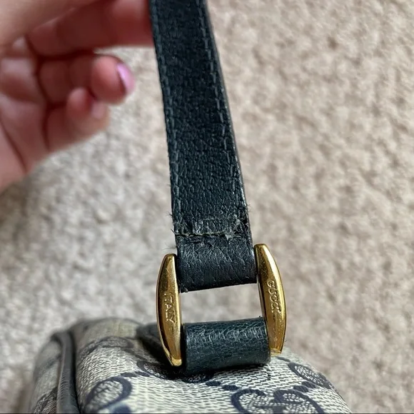 Gucci Vintage Monogram Crossbody - Picture 9 of 16